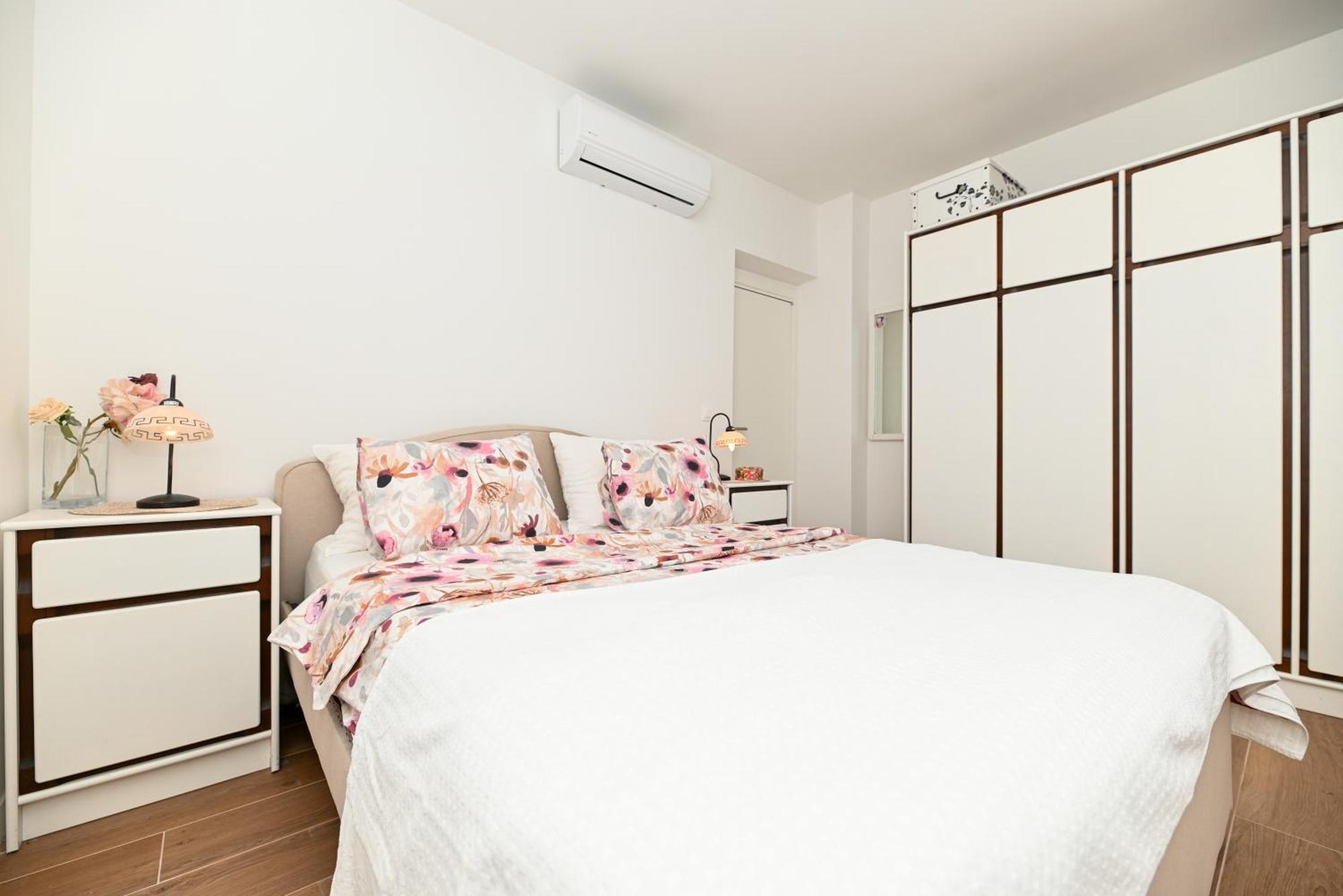 Downtown Apartments Maar 트로기르 객실 사진